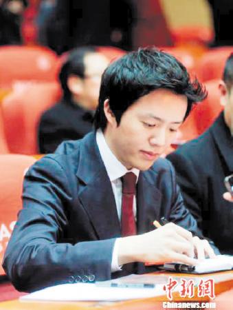 Yundi Li, China's popular piano star, was elected as a standing committee member to the Chongqing Committee of the Chinese People's Political Consultative Conference (CPPCC) on Jan. 29.