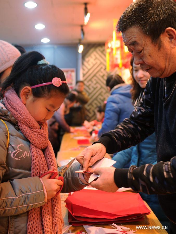 CHINA-HEBEI-SHIJIAZHUANG-PAPER-CUTTING (CN) 