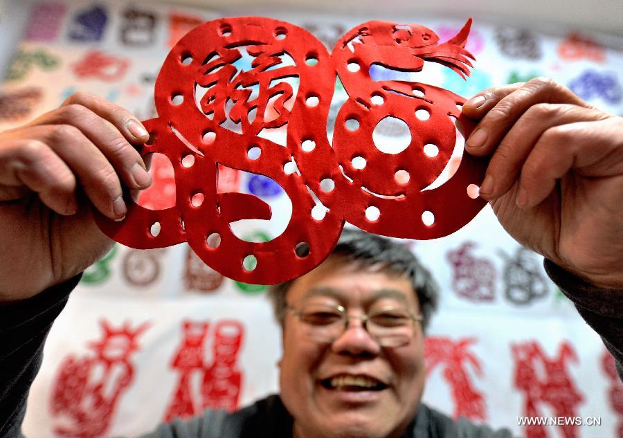 #CHINA-JIANGSU-XUZHOU-PAPER-CUT ARTIST (CN)