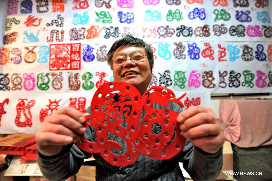 #CHINA-JIANGSU-XUZHOU-PAPER-CUT ARTIST (CN)