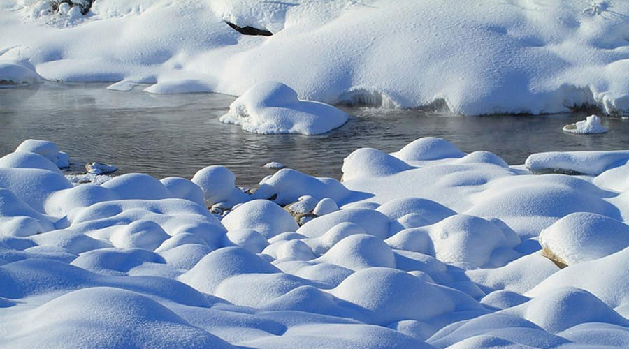 Photo shows the winter scenery of Kelan River at Altay county in Xinjiang Uygur autonomous region. [Photo/Chinanews.com]