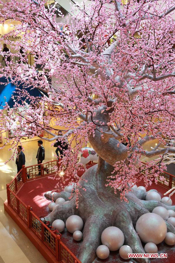 Flower decoration to embrace coming Spring Festival in Hong Kong