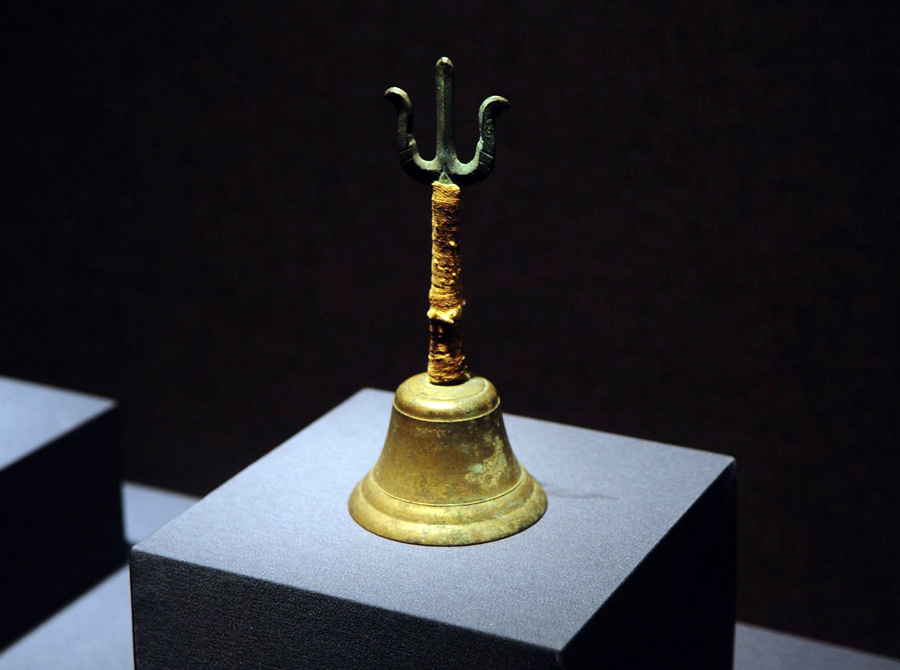 'Religious Art and Culture from Taipei Museum of World Religions' exhibition, which was opened on Dec. 28, 2012, gives an introduction to world religions by demonstrating 104 religious relics and multimedia information. [China.org.cn]