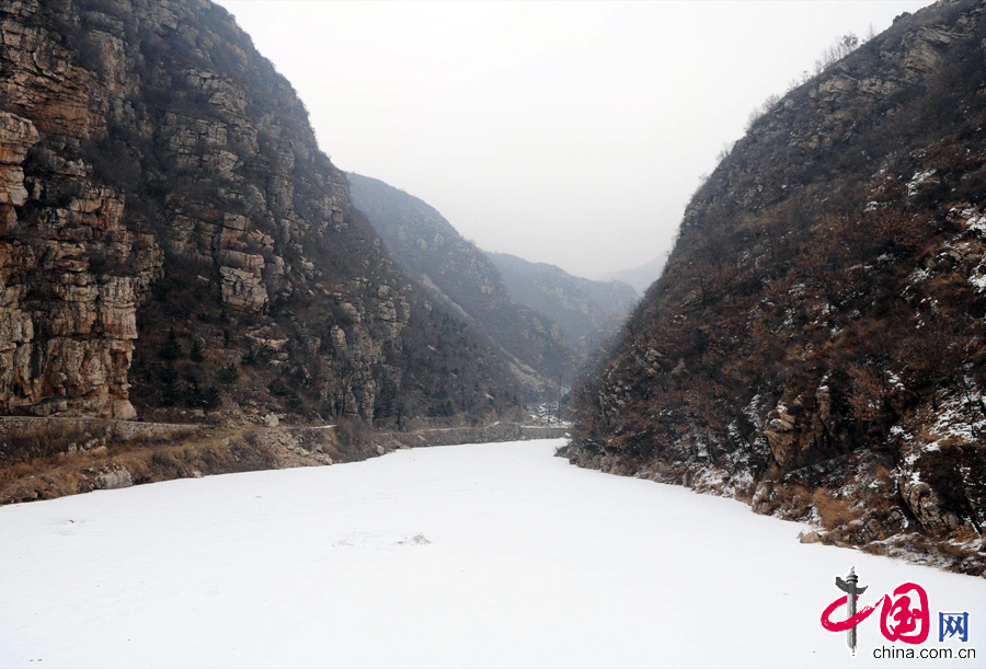 Clinging to the eastern edge of Beijing municipality rests Pinggu district, a quiet area away from the hustle and bustle of Beijing and Tianjin. It's well-known for being an agricultural sweet spot, providing sumptuous peaches and other fruit to China and beyond.[