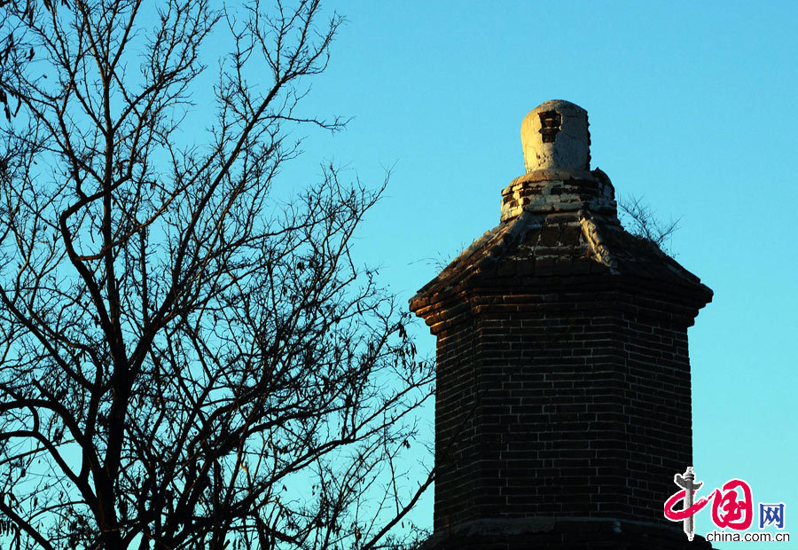 Clinging to the eastern edge of Beijing municipality rests Pinggu district, a quiet area away from the hustle and bustle of Beijing and Tianjin. It's well-known for being an agricultural sweet spot, providing sumptuous peaches and other fruit to China and beyond.[