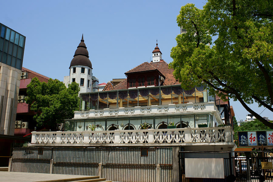 Shanghai Conservatory of Music, one of the 'top 10 Chinese universities for music, dance studies' by China.org.cn. 