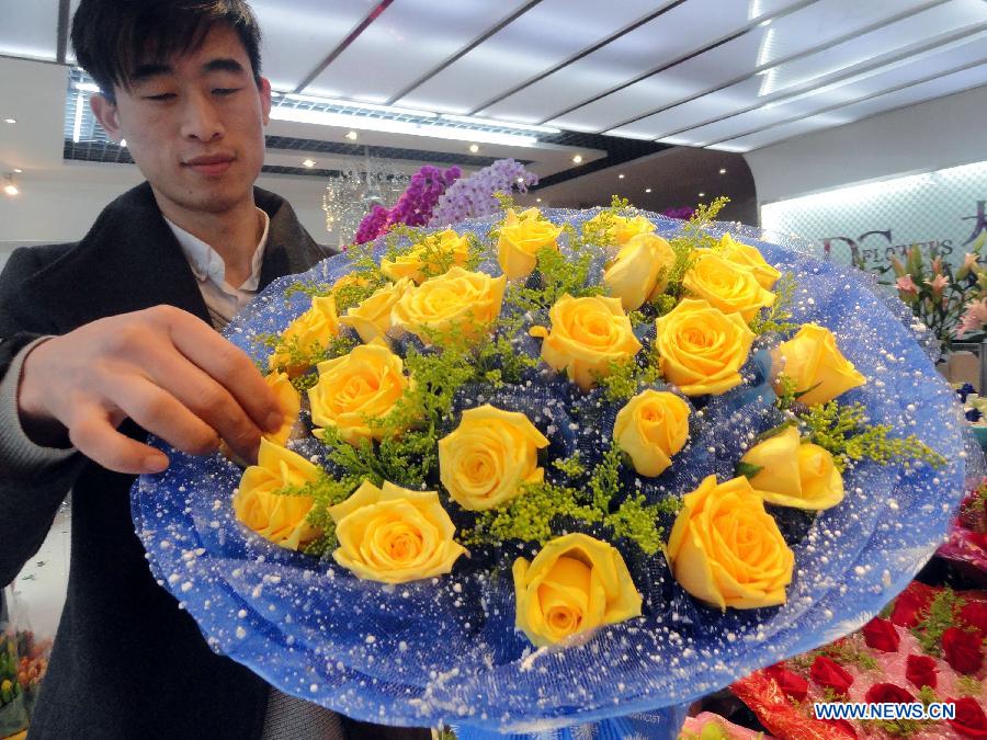 Flowers prepared for sales peak during upcoming Valentine's Day 