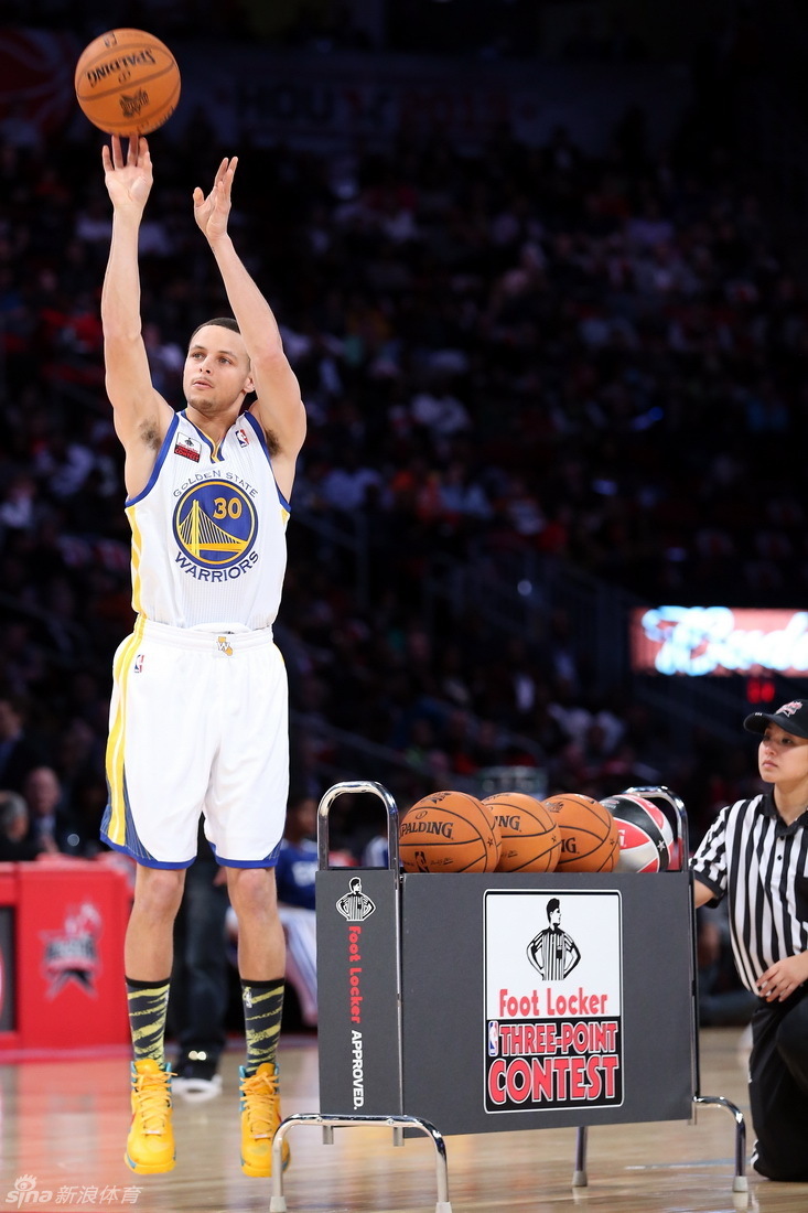 West All-Star Stephen Curry of the Golden State Warriors competes in the three-point contest during the NBA basketball All-Star weekend in Houston, Texas, February 16, 2013.