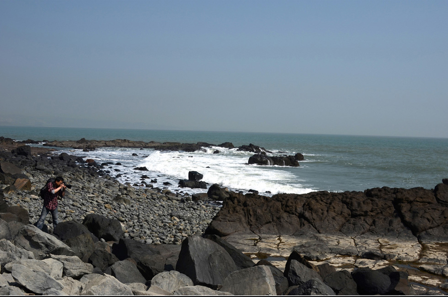 Located in Binhai, Qianting town, on the western bank of the Taiwan Strait, Fujian Province, the park is China's only coastal volcanic geological and geomorphic scenic area. It is also one of the first 11 national geoparks in the country.