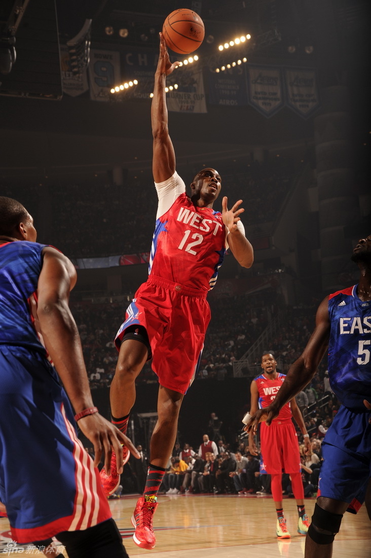  NBA All-Star Dwight Howard of LA Lakers makes a hook during the NBA All-Star basketball game in Houston, Texas, February 17, 2013.