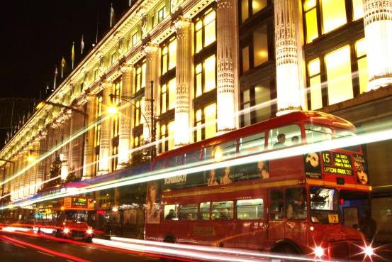 Oxford Street in England, one of the 'Top 10 shopping destinations in the world' by China.org.cn