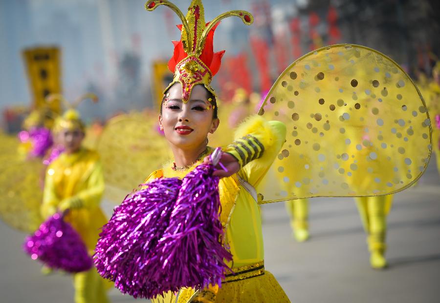 CHINA-SHAANXI-YAN'AN-LANTERN FESTIVAL-YANGGE DANCE (CN) 