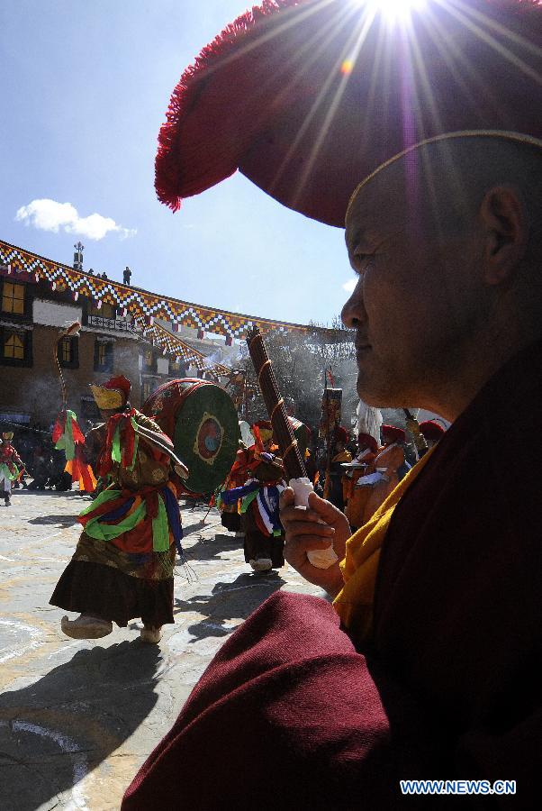 CHINA-SHANNAN-QOIDE MONASTERY-PRAYER (CN)