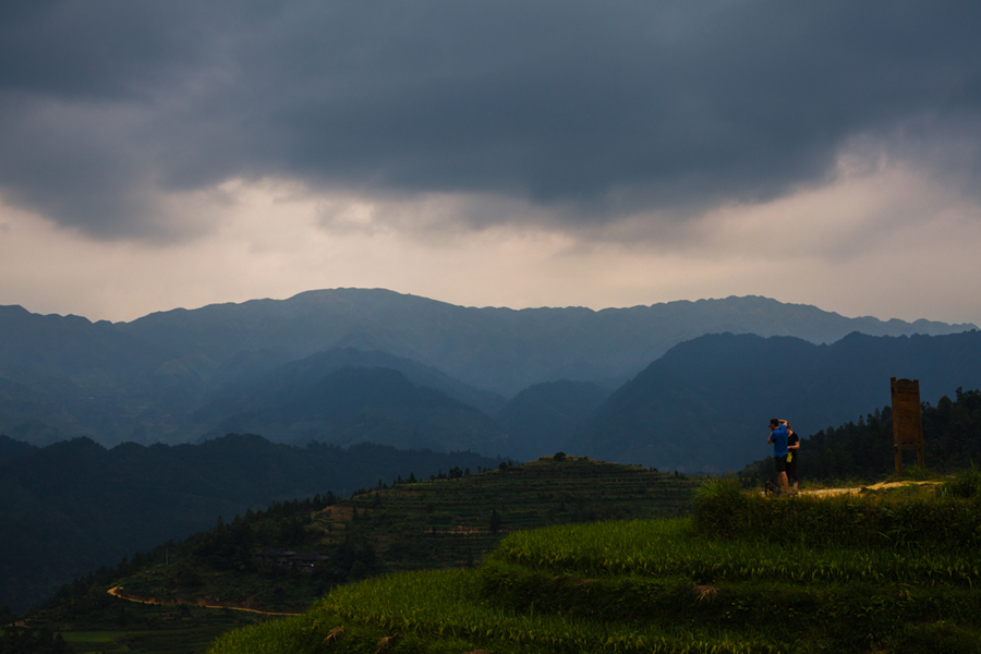 Located on Longji Mountain of Pingan Village, Longji Terrace, also known as Longsheng Terrace Field, is a fascinating scenic spot. First constructed in Yuan Dynasty and completed in Qing Dynasty, it has over 650 years of history.