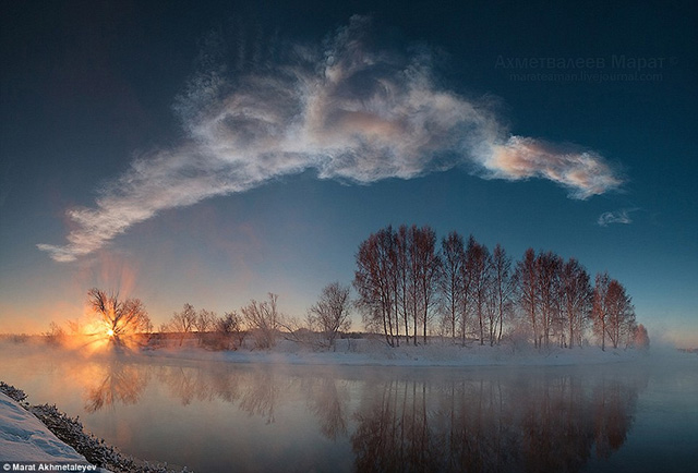 Russian photographer Marat Akhmetaleyev captured a sensational photo collection of meteorite strike on February 15, 2013.