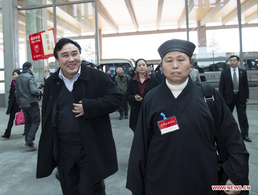 (TWO SESSIONS)CHINA-BEIJING-CPPCC MEMBERS-ARRIVAL (CN) 