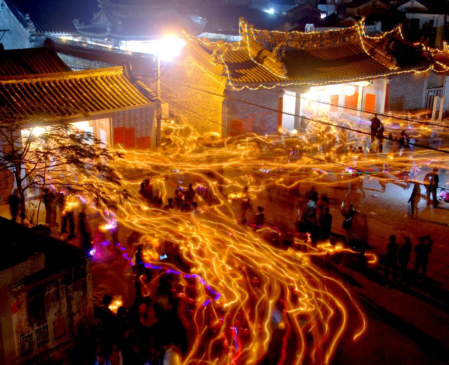 #CHINA-GUANGDONG-SHANTOU-LANTERN PARADE (CN)