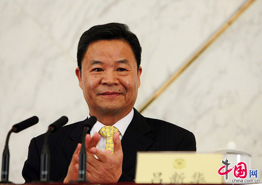 The press conference of the first annual session of the 12th National Committee of the Chinese People&apos;s Political Consultative Conference (CPPCC) is held Saturday afternoon at the Great Hall of the People in Beijing. The spokesman of the session Lyu Xinhua provides information about the session and answers questions from the media.
