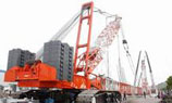 Giant Chinese cranes sail to London