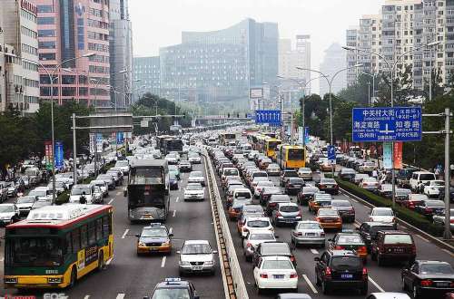 Easing traffic tops Beijing work agenda.[File photo]
