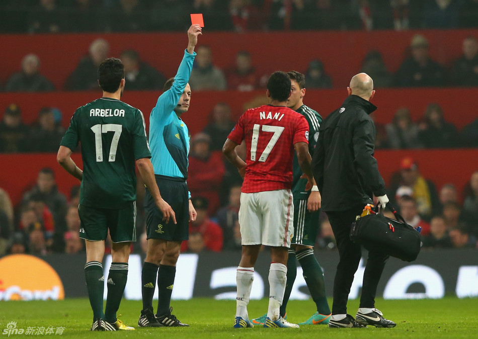 United were reduced to 10 men after Nani was given his marching orders Read more: http://www.dailymail.co.uk/sport/article-2288661/Manchester-United-1-Real-Madrid-2-agg-2-3--match-report-Cristiano-Ronaldo-scores.html#ixzz2Mingbt89 Follow us: @MailOnline on Twitter | DailyMail on Facebook