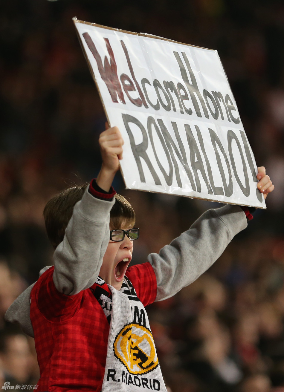 Ronaldo received a warm welcome on his first match back at Old Trafford.