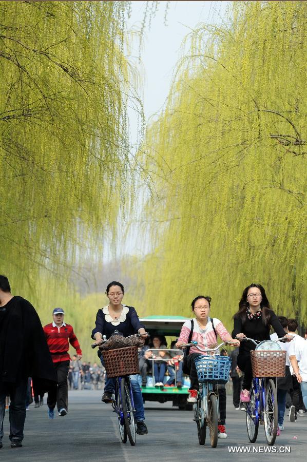 CHINA-ZHEJIANG-HANGZHOU-EARLY SPRING (CN) 