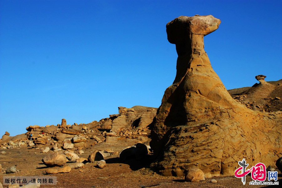 Situated about 100 kilometers away from Karamay city, Xinjiang Uygur autonomous region, the Ghost Town of World has become a famous tourist area for its unique landform and the howling wind.