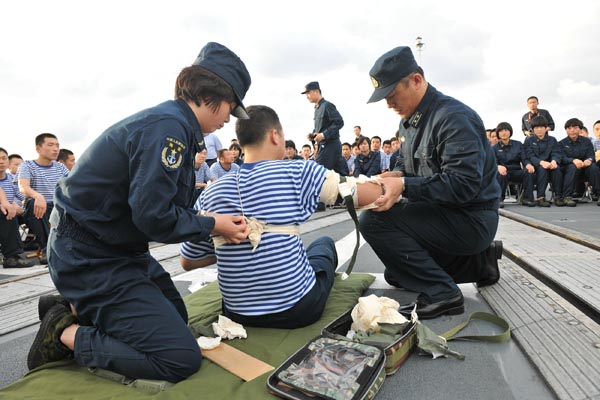 Rescure training and exercise on board [Photo by Wang Changsong]