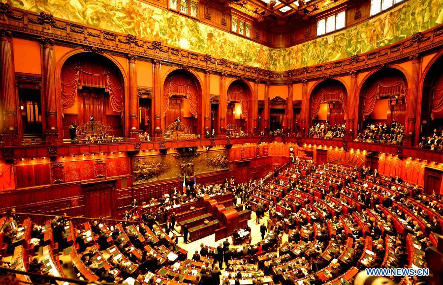 Italy&apos;s new parliament held its first session on Friday amid political standstill as the three biggest parties failed to agree on speakers of the Chamber of Deputies and of the Senate. 