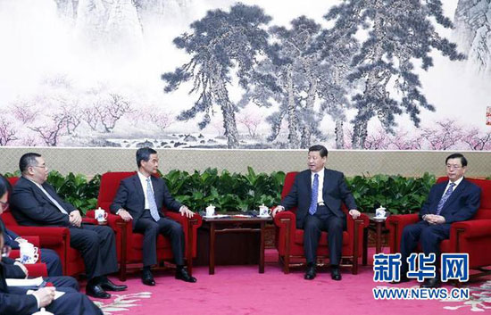 Chinese President Xi Jinping has met with chief executives of Hong Kong and Macao Special Administrative Regions. 