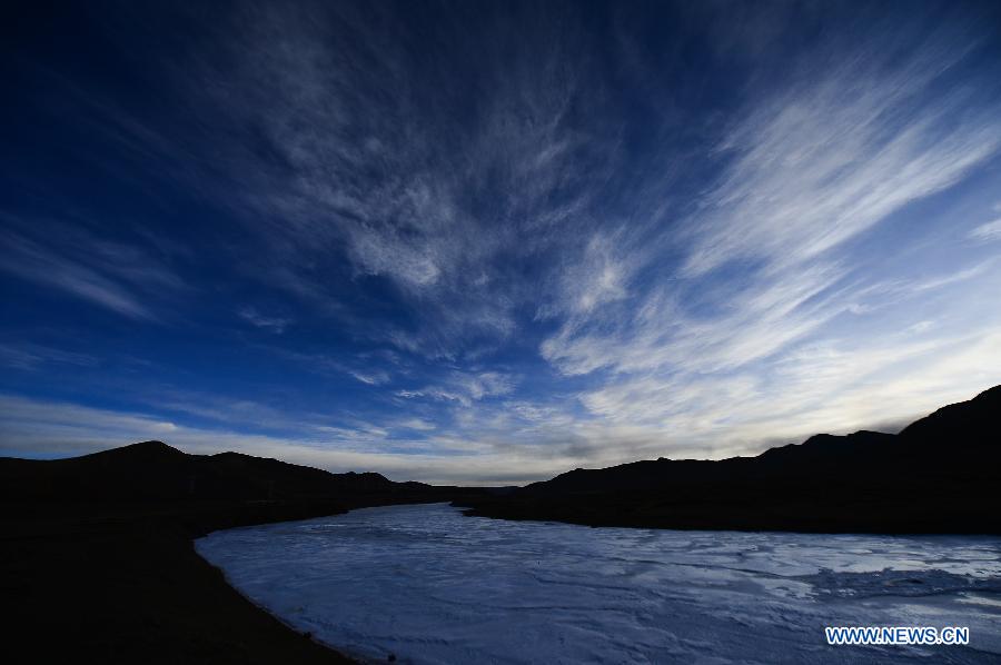 CHINA-TANGGULA MOUNTAINS-DAWN(CN)