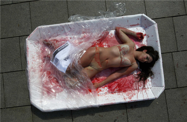 Graphic protest to promote 'meat free' day