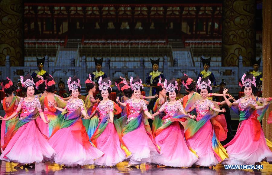 Artists perform during the opening ceremony of the 'Tourism Year of China' in Moscow, March 22, 2013. The 'China-Russia Tourism Year' program, which began last year with the 'Tourism Year of Russia' in China, aims to foster tourism ties and humanistic exchanges between the two countries. [Xinhua]