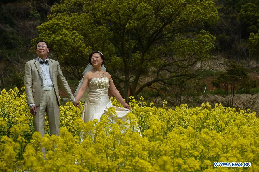 CHINA-ZHEJIANG-ZHOUSHAN-ELDERLY COUPLE-WEDDING DRESS PHOTO (CN)