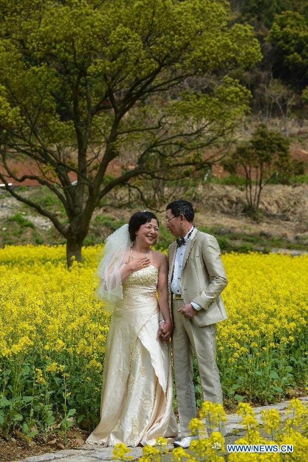 CHINA-ZHEJIANG-ZHOUSHAN-ELDERLY COUPLE-WEDDING DRESS PHOTO (CN)