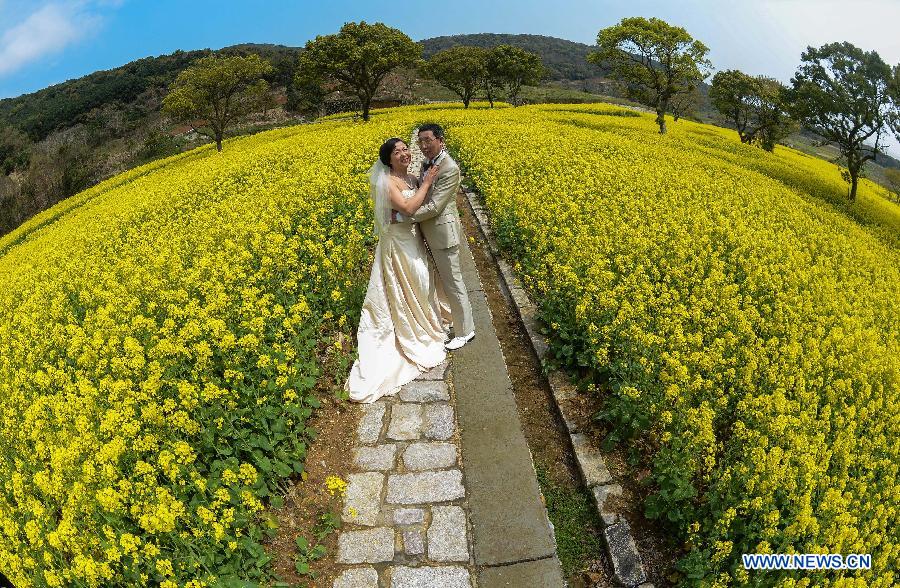 CHINA-ZHEJIANG-ZHOUSHAN-ELDERLY COUPLE-WEDDING DRESS PHOTO (CN)