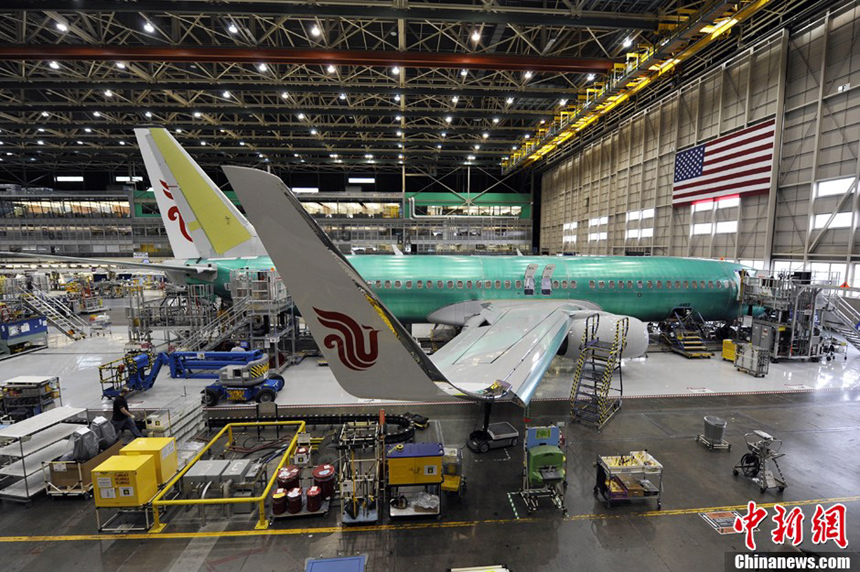 The 1,000th airplane, a Next-Generation 737-800 with the Boeing Sky Interior painted in special peacock livery, was delivered to China Eastern Yunnan Airlines. A delivery celebration ceremony was held in Seattle of the United States on March 28.