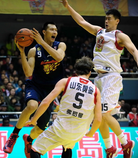 Chinese Basketball Player Yi Jianlian to Return to the NBA Next