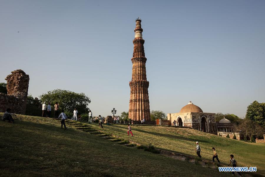 INDIA-NEW DELHI-ARCHITECTURE-QUTAB MINAR
