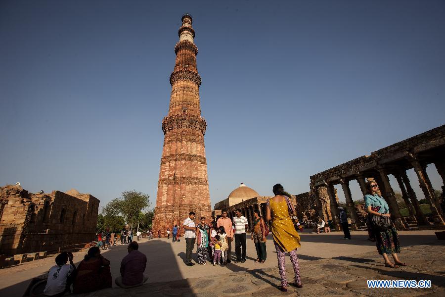 INDIA-NEW DELHI-ARCHITECTURE-QUTAB MINAR