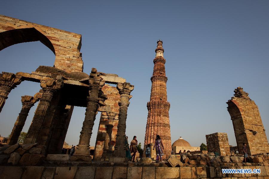 INDIA-NEW DELHI-ARCHITECTURE-QUTAB MINAR