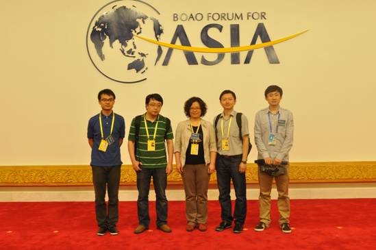 Journalists from China.org.cn at the Boao Forum for Asia 2013 Annual Conference.[Gong Jie/China.org.cn]