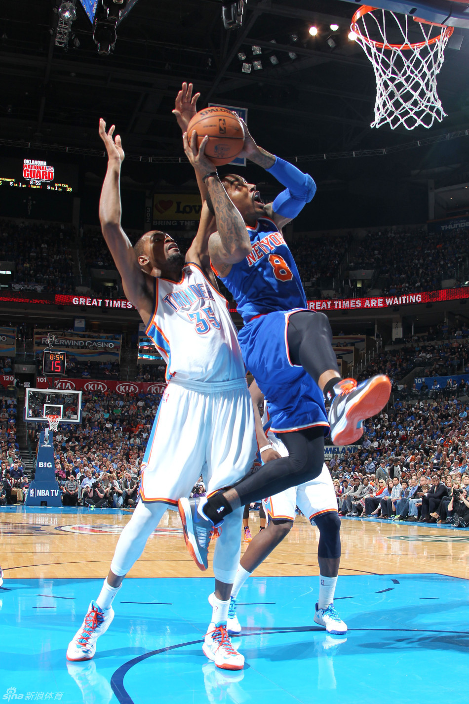  JR Smith goes up for a basket against Kevin Durant.