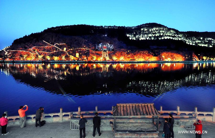 CHINA-HENAN-LUOYANG-LONGMEN GROTTOES-NIGHT TOUR (CN)