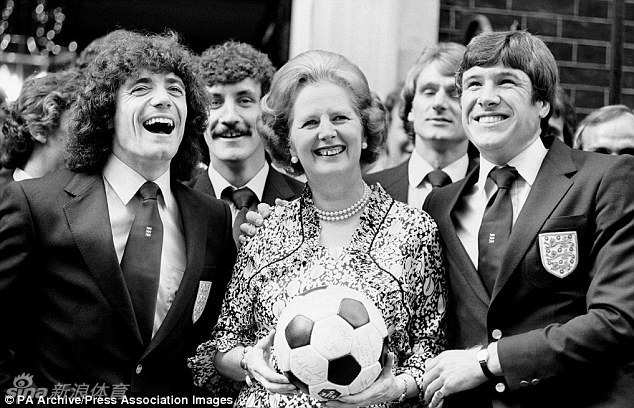 Thatcher shares a joke with football stars Kevin Keegan, Terry McDermott, Phil Thompson and Emlyn Hughes.