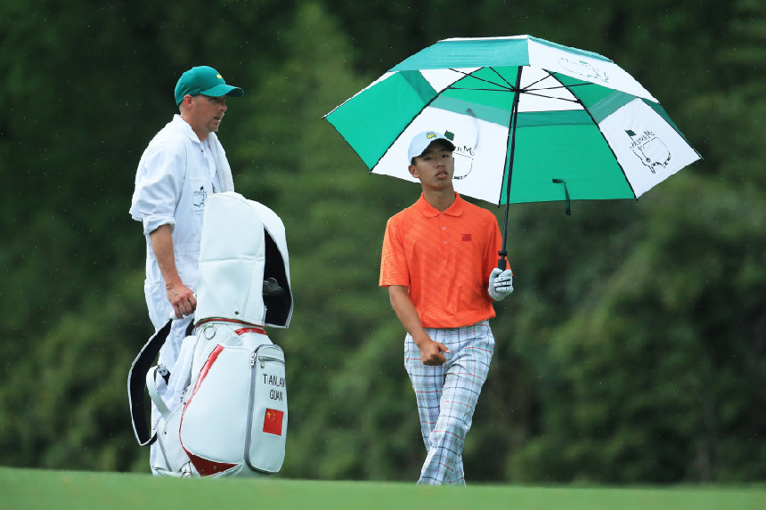 Guan, the youngest player in Masters history, advanced with a three-over par 75 and stood at four-over 148 after 36 holes. [Photo / Sina.com.cn]