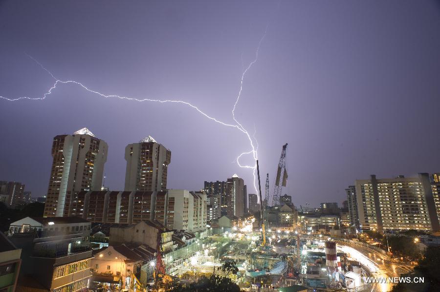 SINGAPORE-WEATHER-LIGHTNING