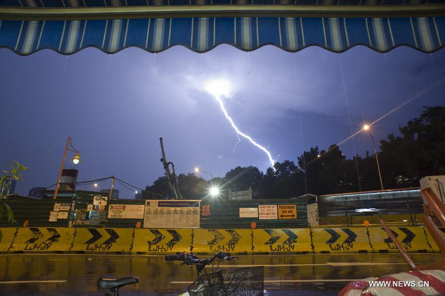 SINGAPORE-WEATHER-LIGHTNING