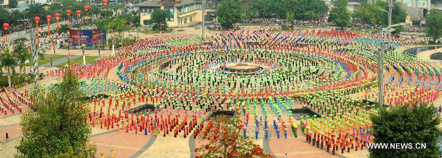 CHINA-YUNNAN-WATER SPLASHING FESTIVAL (CN) 